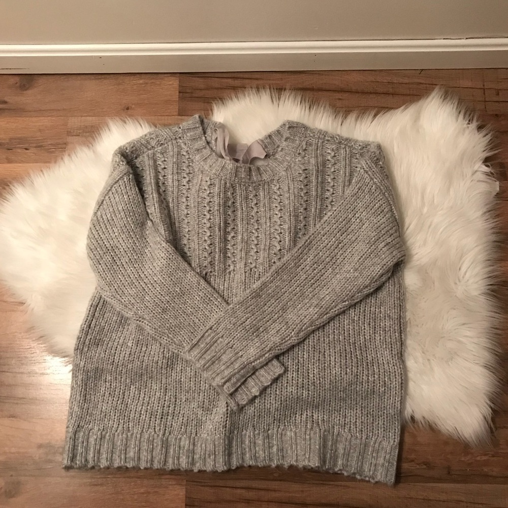 Super cute Aerie tie back sweater